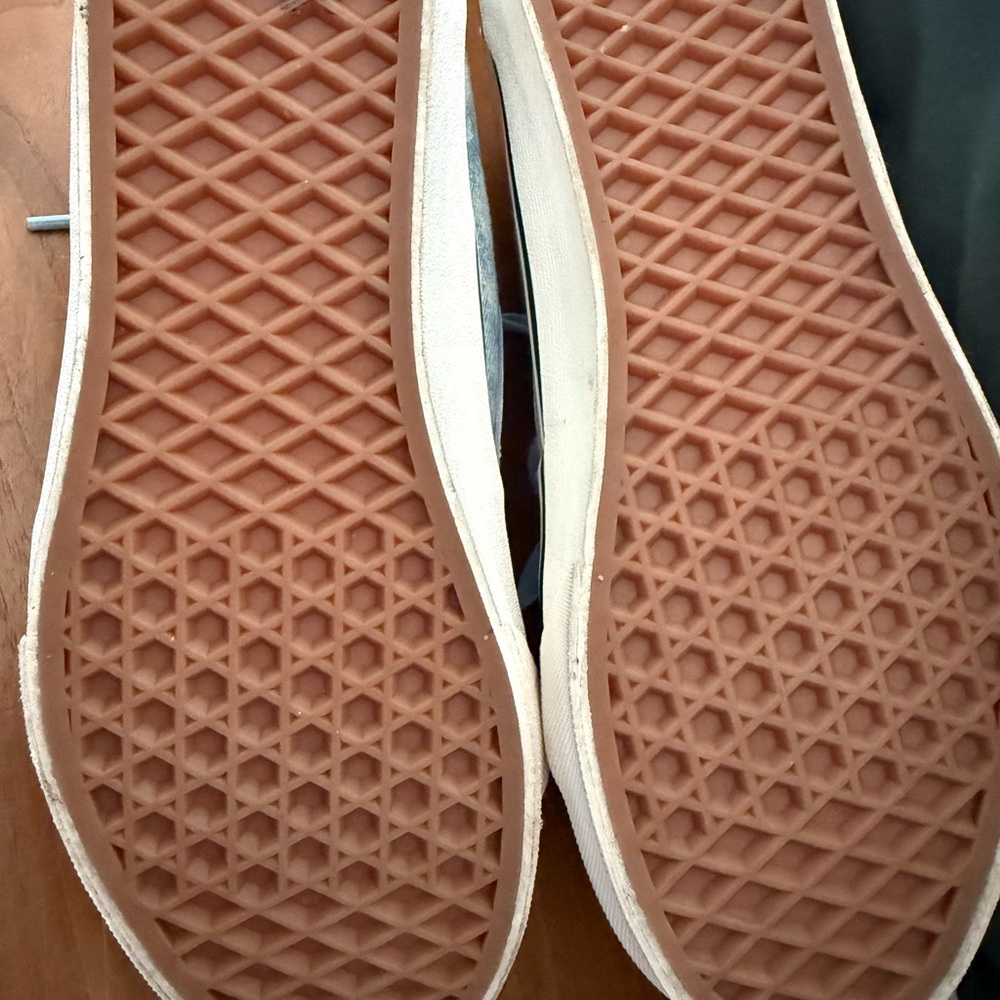 Vans Women's White Sneakers - Picture 3 of 6